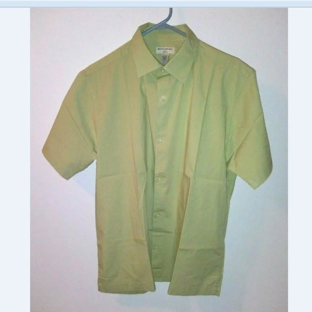 BANANA REPUBLIC MENS SHIRT Short sleeves light green Sz L button up stretch EUC